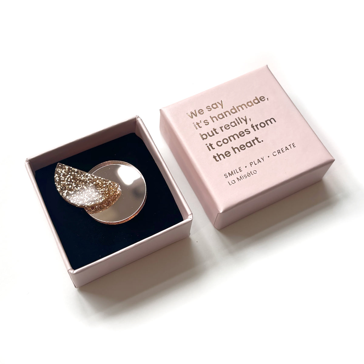 Avant Sparkle broche