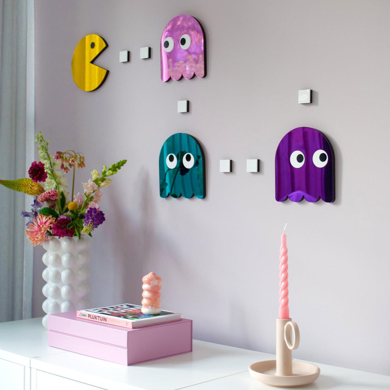 Mirror game character - La Miséto