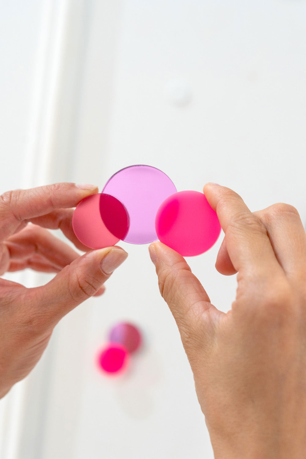 🌈 5 Simpele manieren om kleur in je interieur te brengen (zonder verf of gedoe)