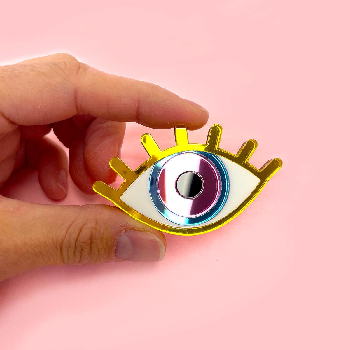 Eye See You broche